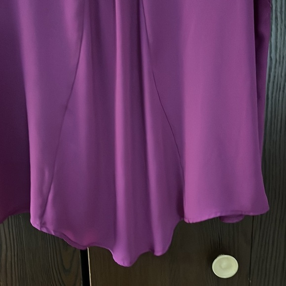 Torrid magenta, sleeveless blouse and decorative back. Size Torrid 0. - Picture 6 of 7